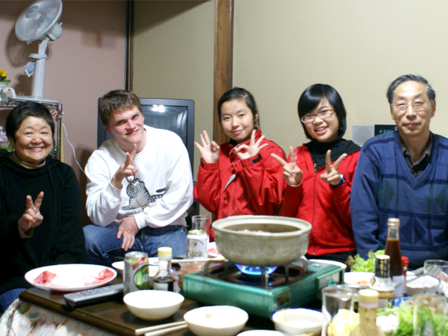 Japanese host family and Vietnamese high school students