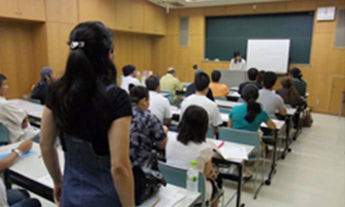 定住外国人に対し就労のための日本語授業を実施