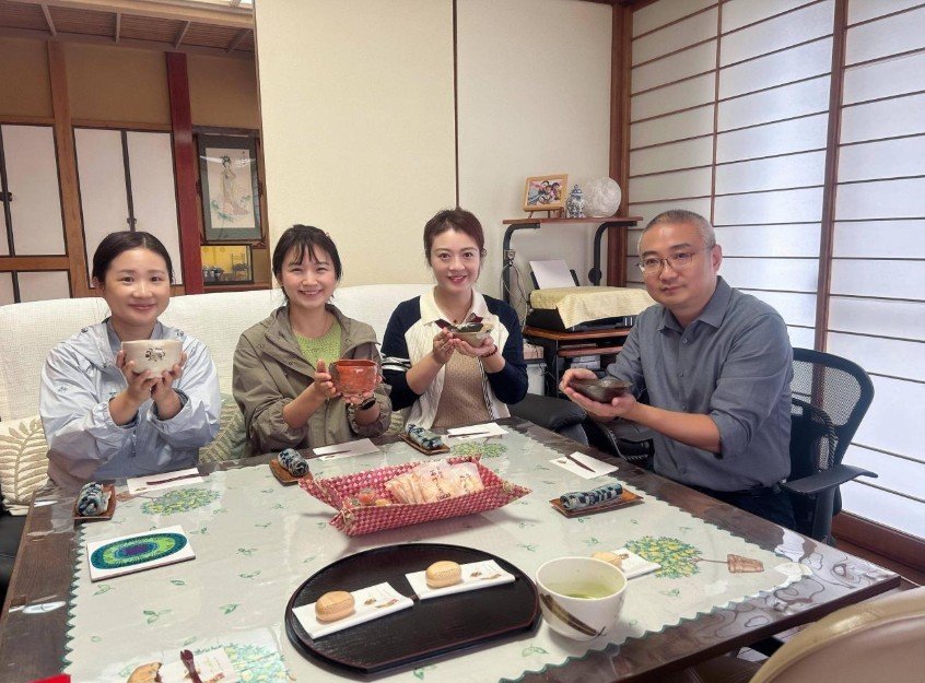 ホームビジットにて茶道を体験